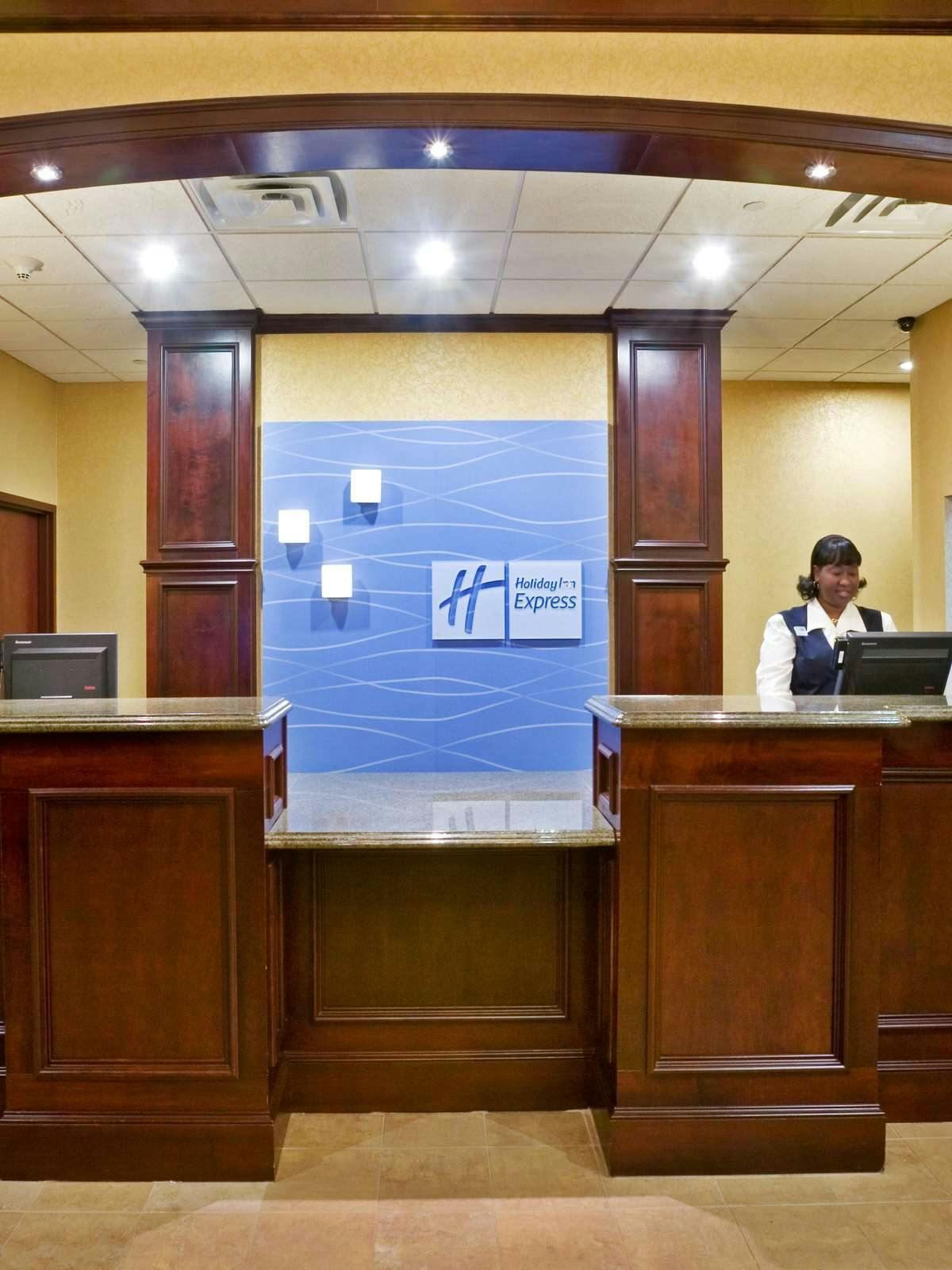 Hotel Holiday Inn Express & Suites TEXARKANA photo 4