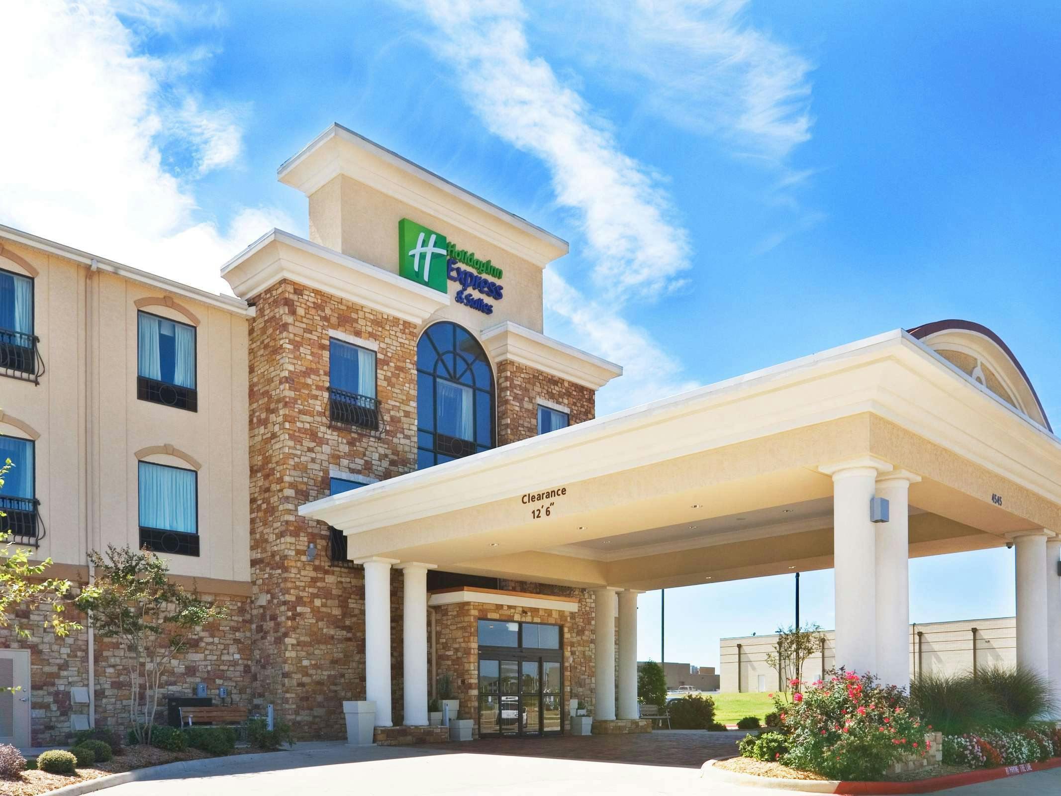 Holiday Inn Express & Suites TEXARKANA, Texarkana - HotelTonight