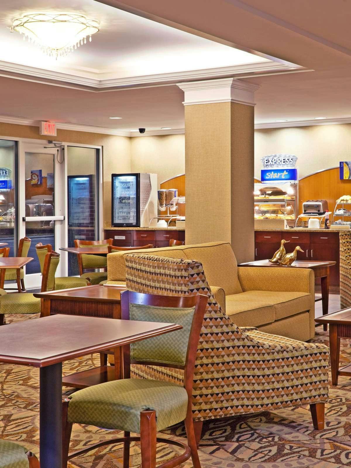 Hotel Holiday Inn Express Hotel & Suites Southern Pines Pinehurst Area photo 5