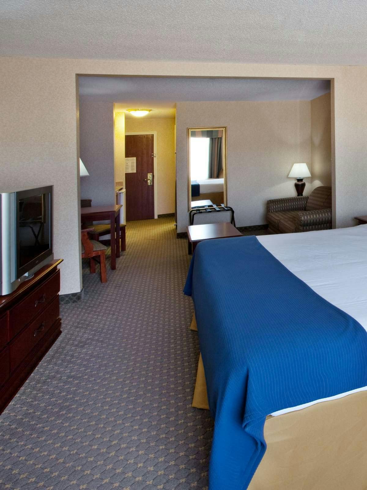 Hotel Holiday Inn Express Hotel & Suites Thomasville photo 2