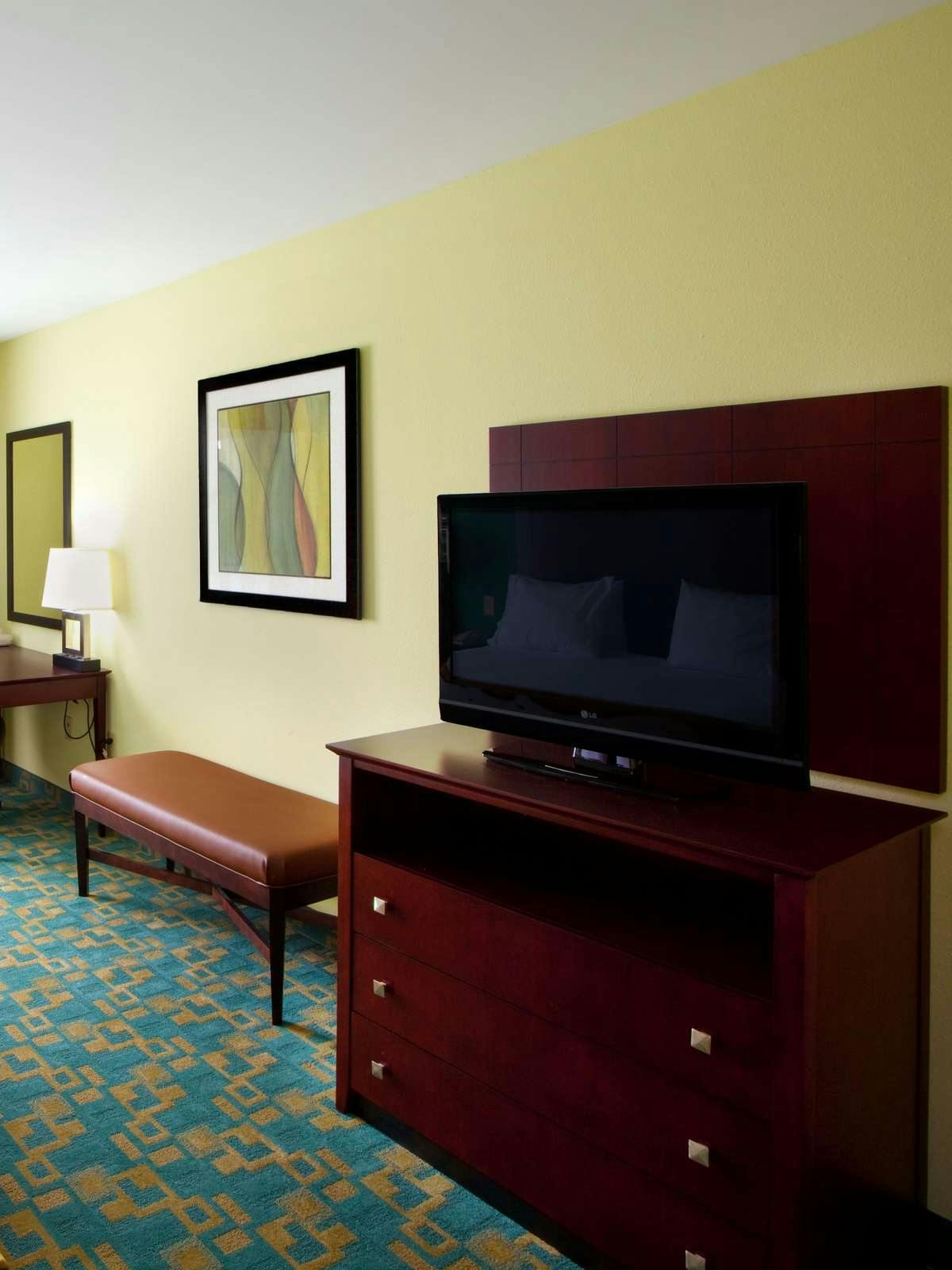Hotel Holiday Inn Express Hotel & Suites Thornburg photo 2