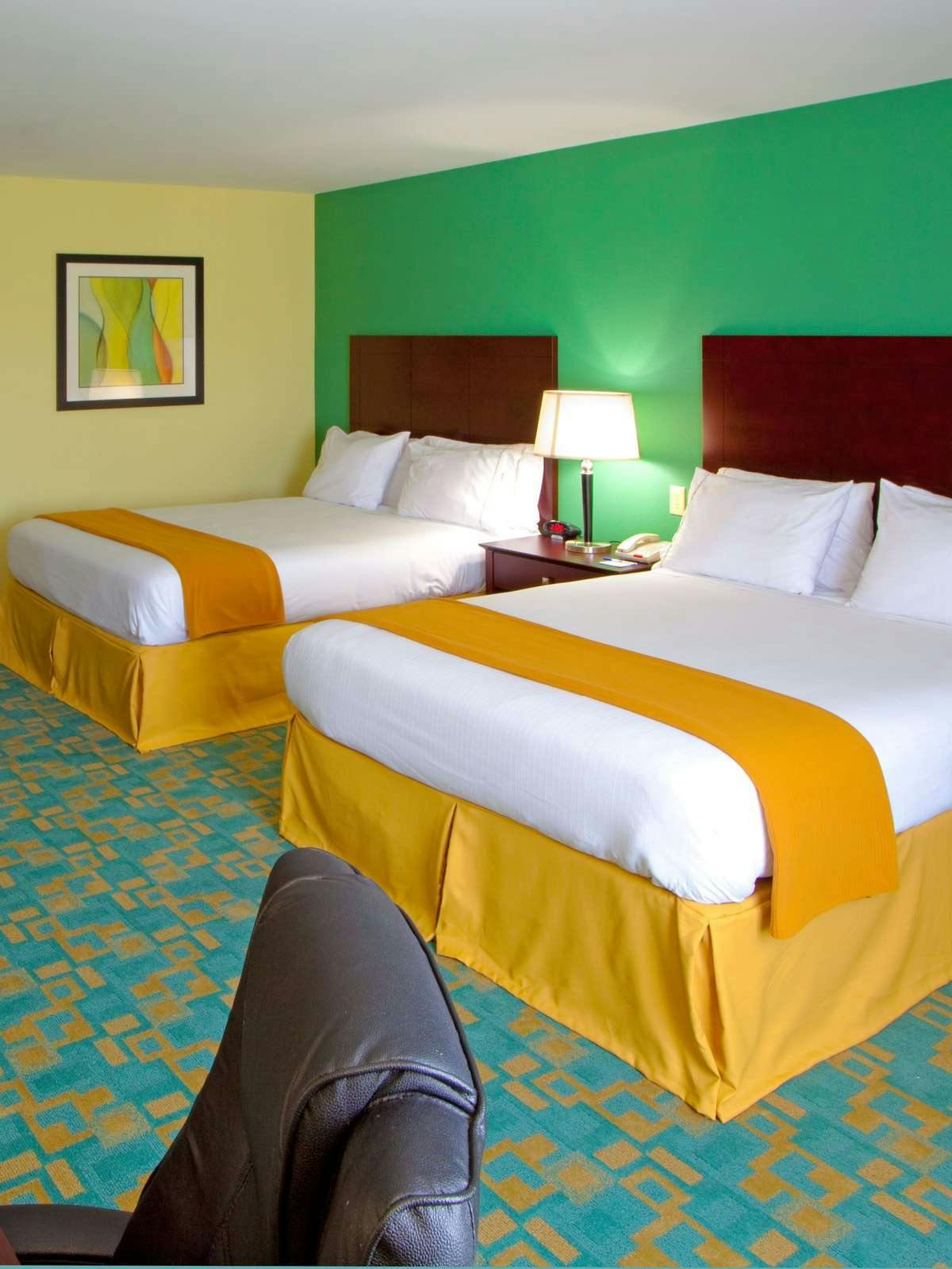 Hotel Holiday Inn Express Hotel & Suites Thornburg photo 1