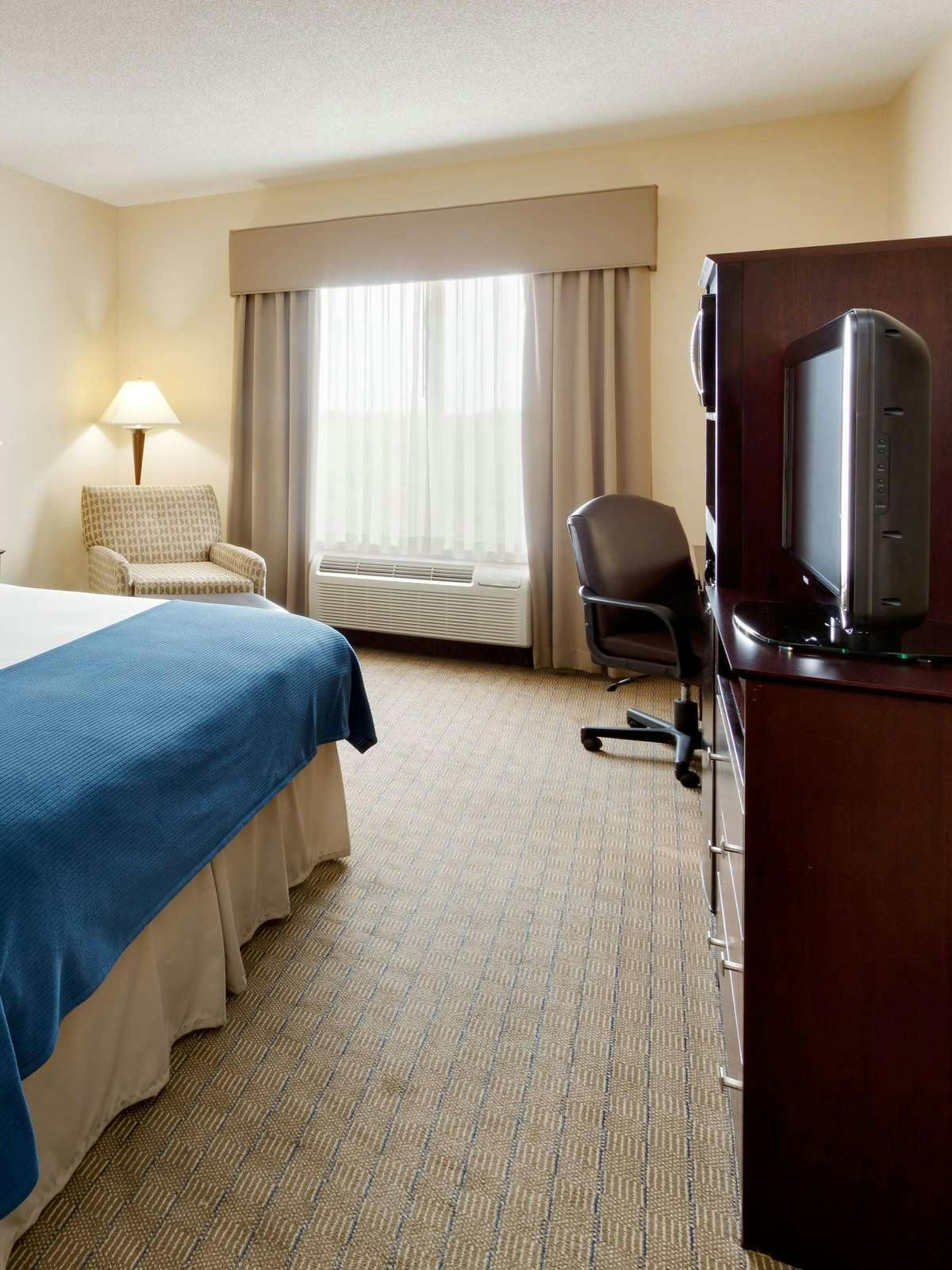 Hotel Holiday Inn Express Hotel & Suites Tower Center New Brunswick photo 2