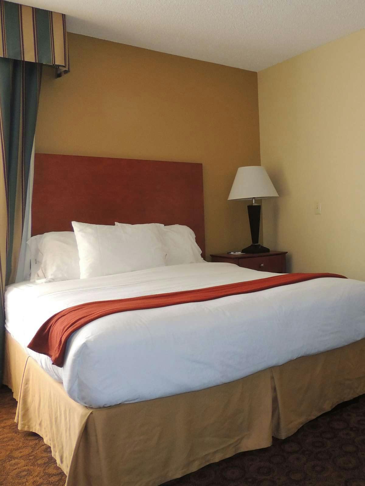 Hotel Holiday Inn Express Hotel & Suites Trussville photo 1