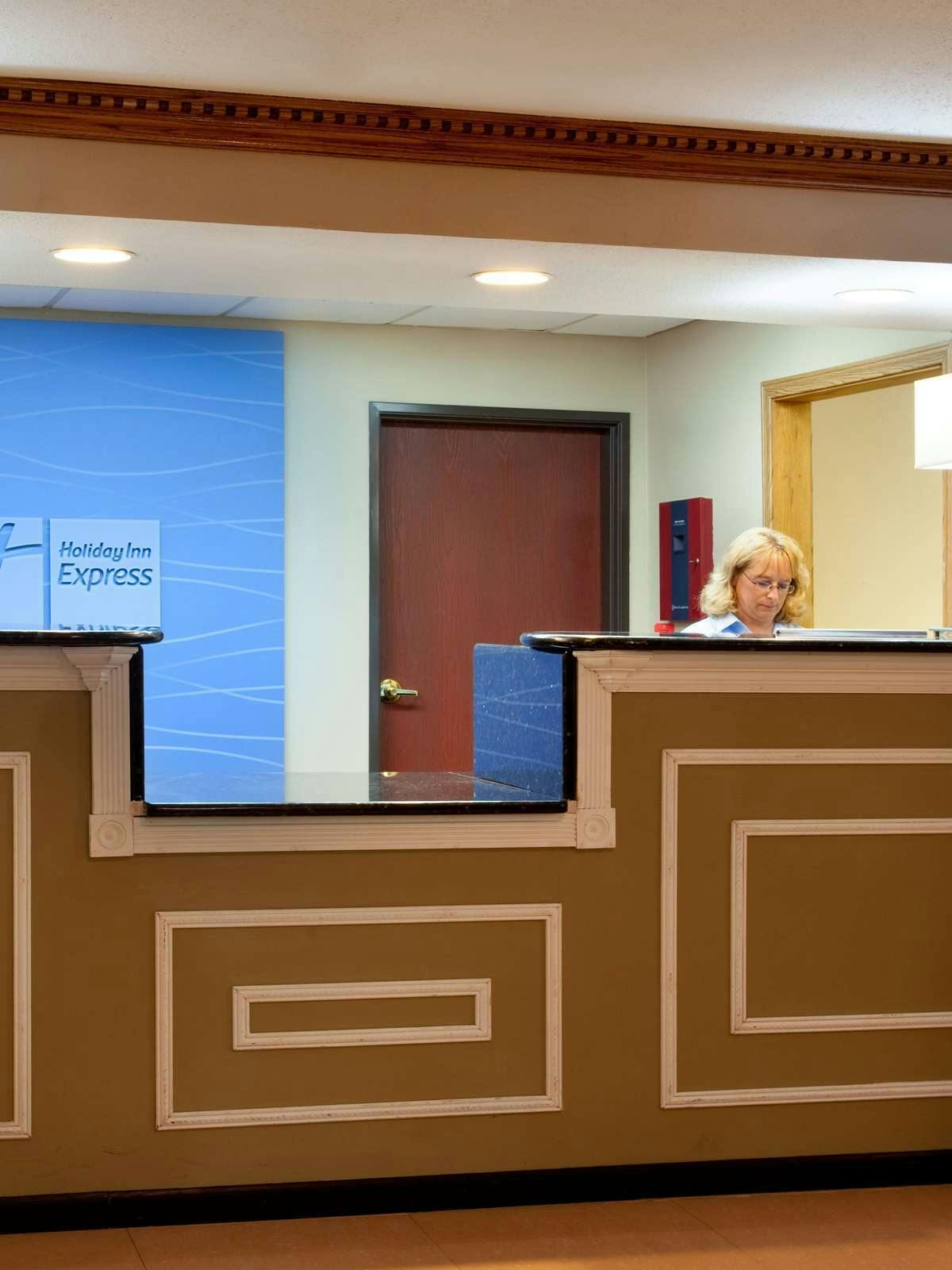 Hotel Holiday Inn Express Hotel & Suites Three Rivers photo 4