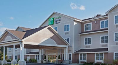 Holiday Inn Express Hotel & Suites Tilton
