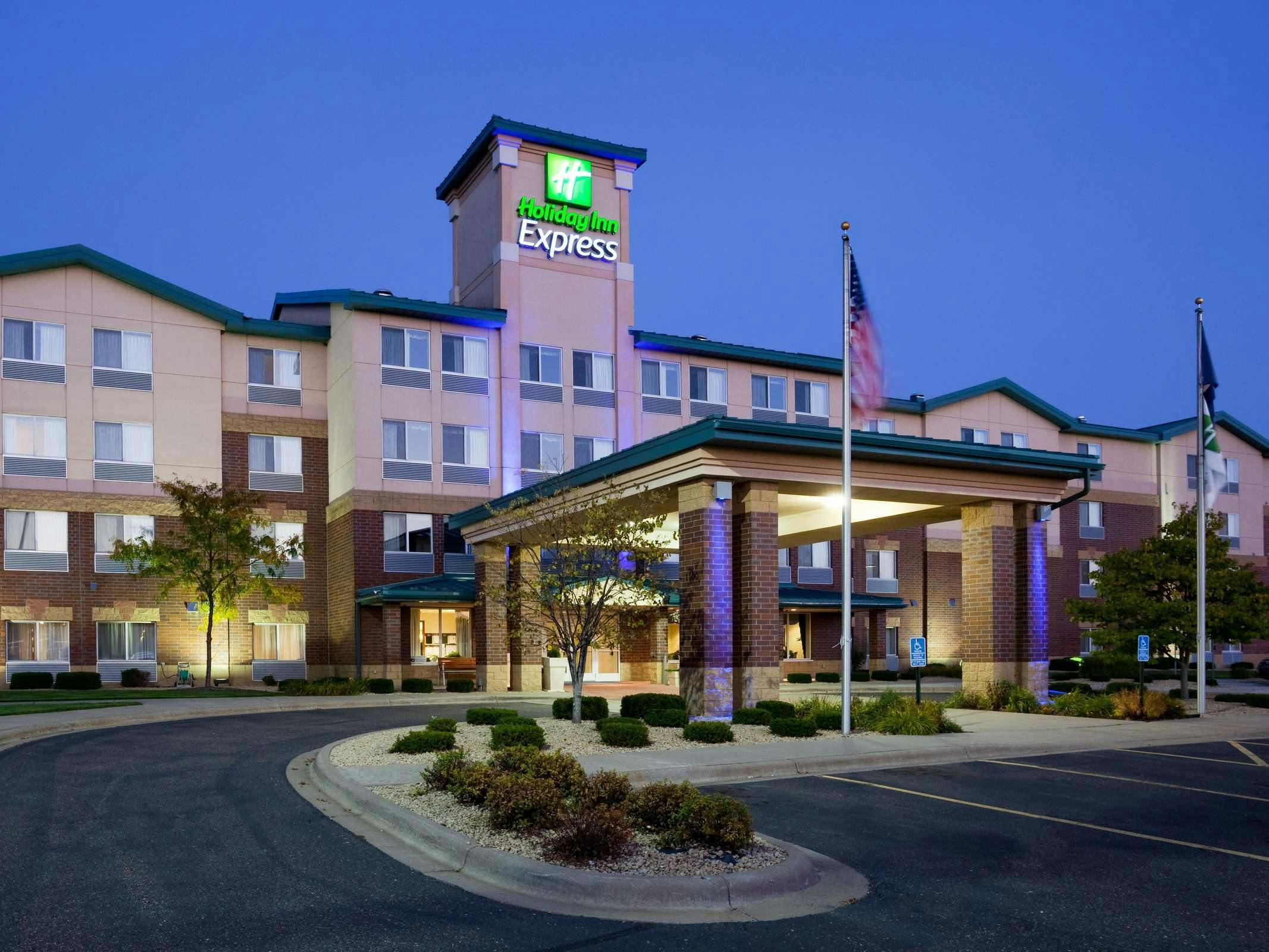 Holiday Inn Express Hotel & Suites Vadnais Heights
