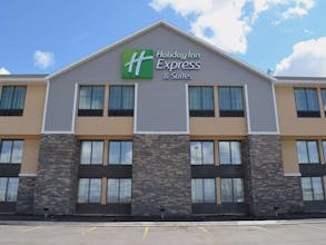 Holiday Inn Express Hotel & Suites Willmar