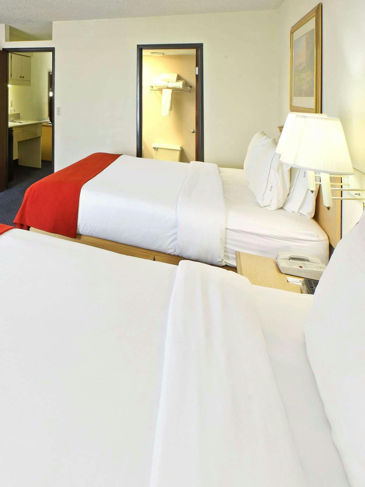 Hotel Holiday Inn Express Hotel & Suites U of A Fayetteville photo 1