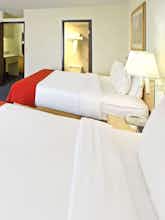 Hotel Holiday Inn Express Hotel & Suites U of A Fayetteville photo 1