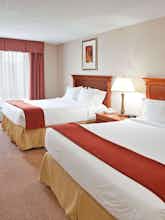 Hotel Holiday Inn Express Hotel & Suites Utica photo 1