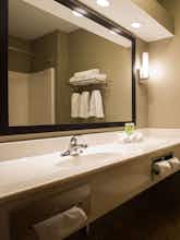 Hotel Holiday Inn Express Hotel & Suites Topeka West photo 2