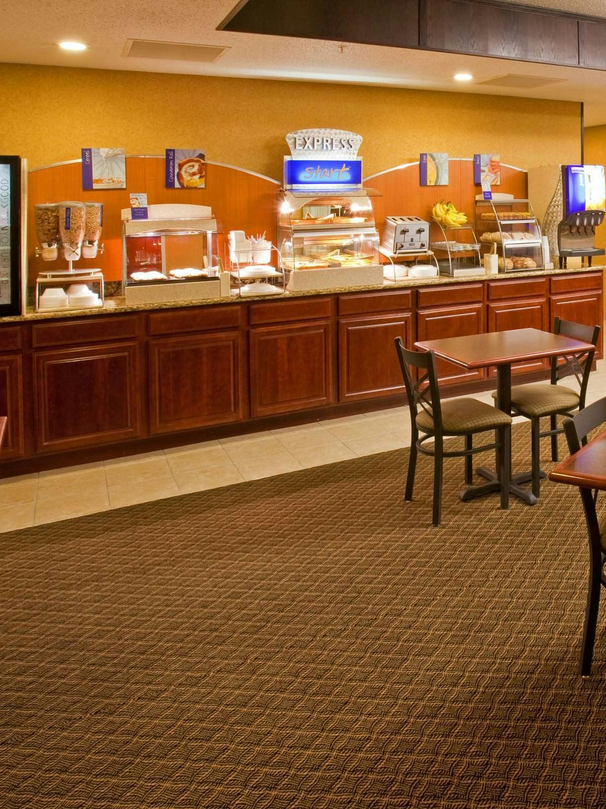 Hotel Holiday Inn Express Le Claire Riverfront photo 5