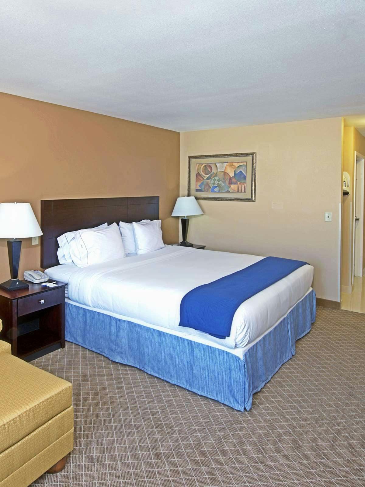 Hotel Holiday Inn Express Hotel & Suites Tucson photo 1