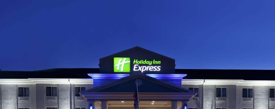 Holiday Inn Express Le Roy Bloomington
