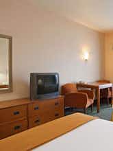 Hotel Holiday Inn Express Logan photo 2