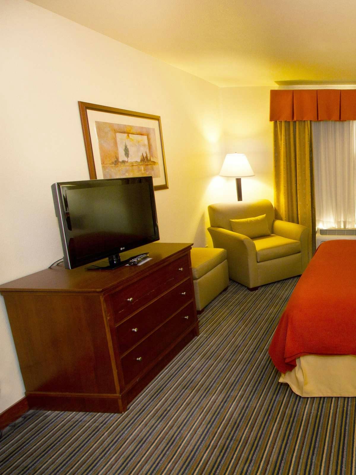 Hotel Holiday Inn Express Hotel & Suites Turlock photo 2