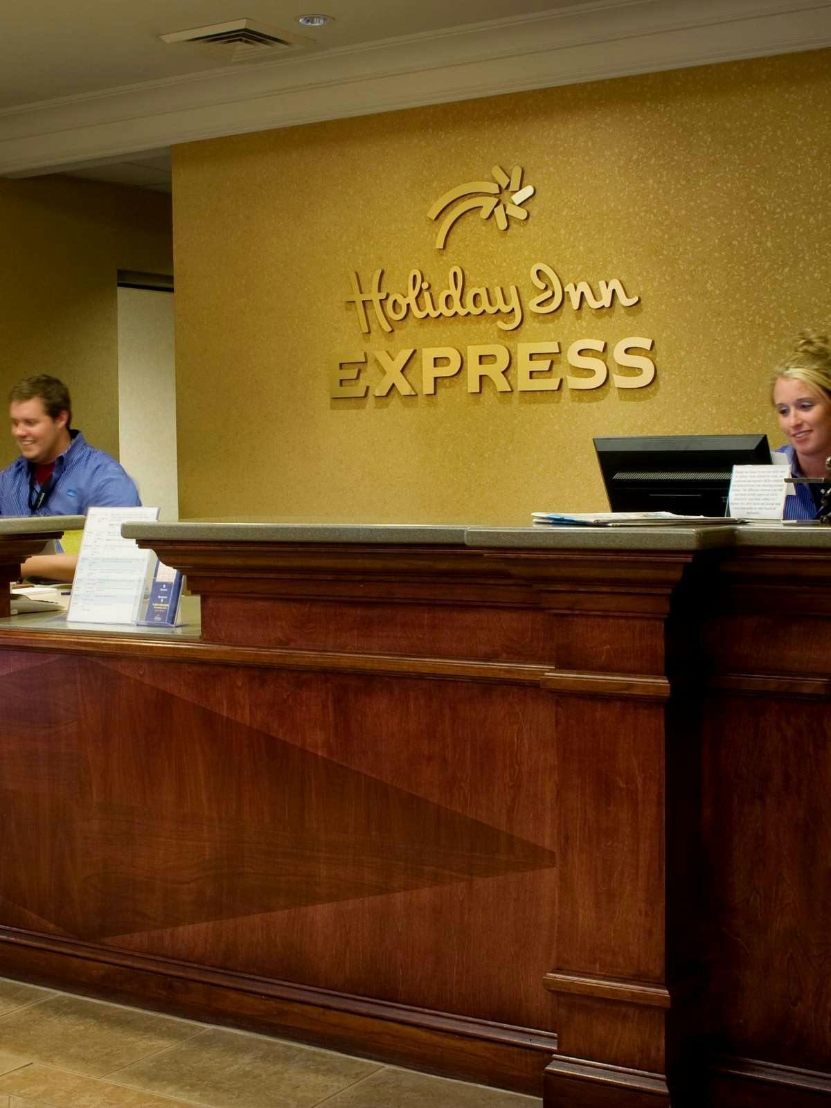 Hotel Holiday Inn Express Hotel & Suites Tuscaloosa University photo 5