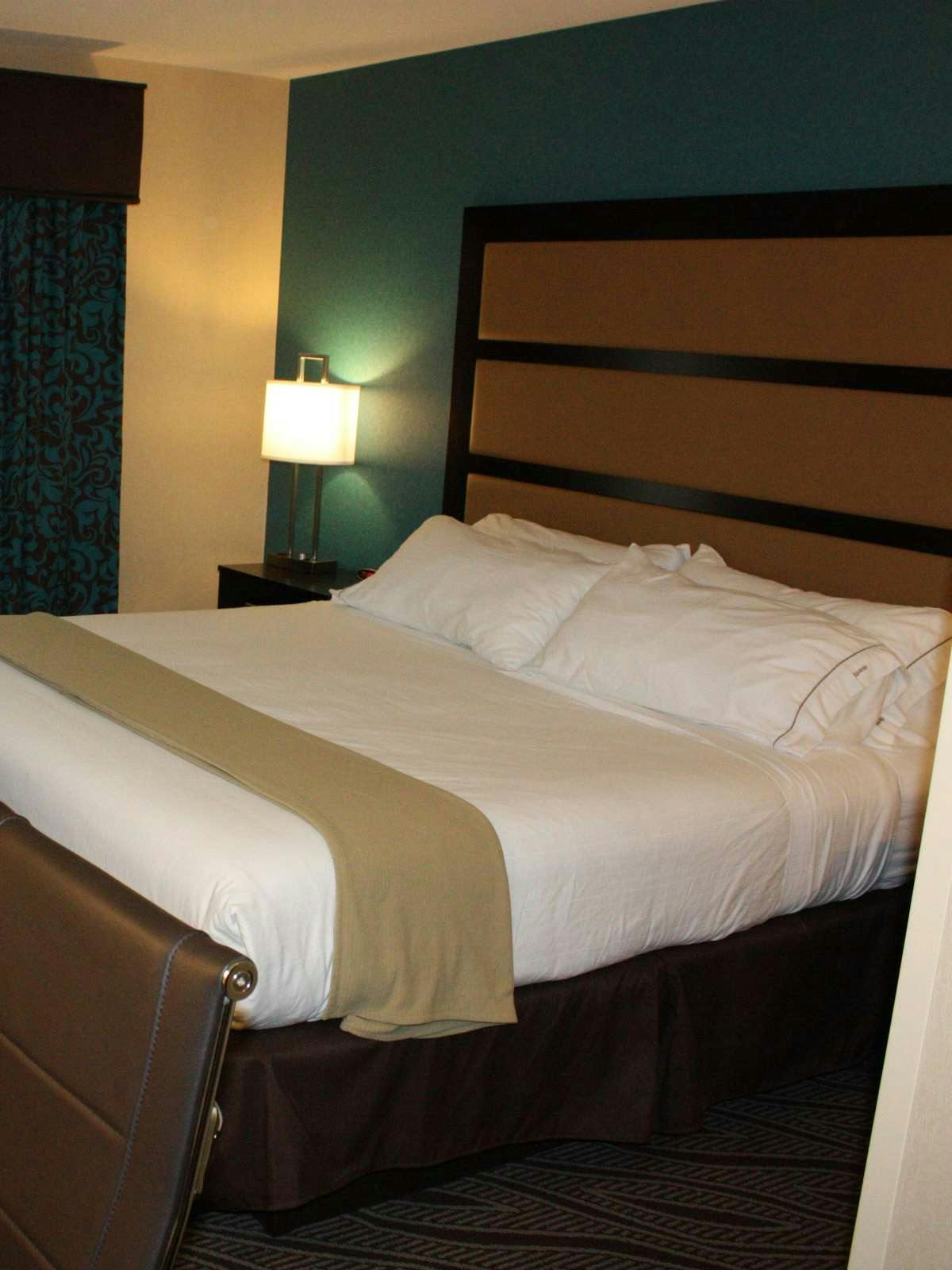 Hotel Holiday Inn Express Ludlow photo 1