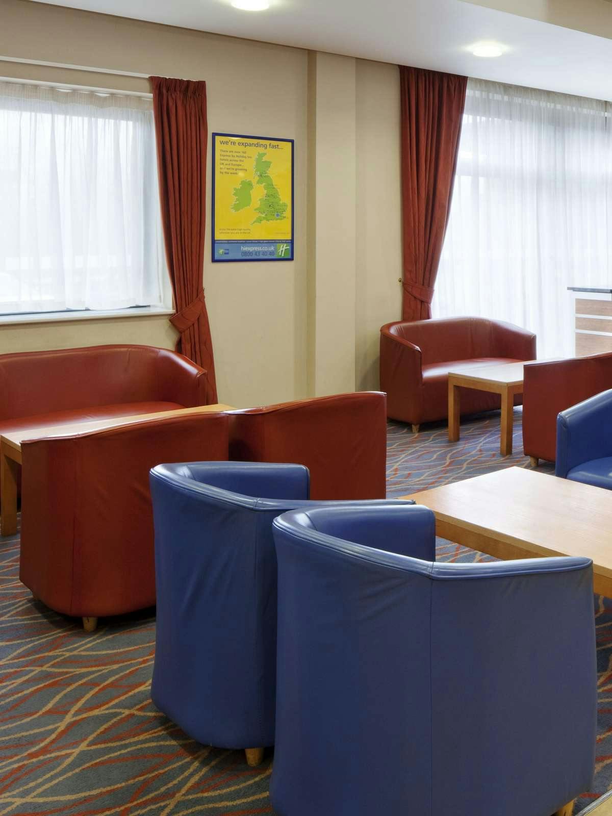 Hotel Holiday Inn Express Leicester Walkers Stadium photo 2