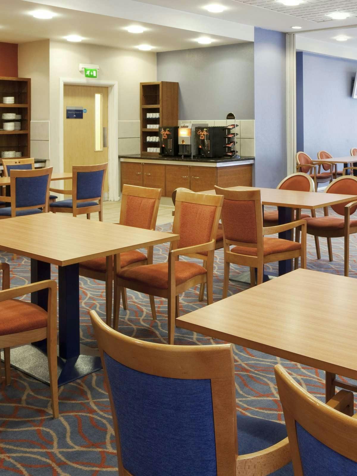 Hotel Holiday Inn Express Leicester Walkers Stadium photo 4