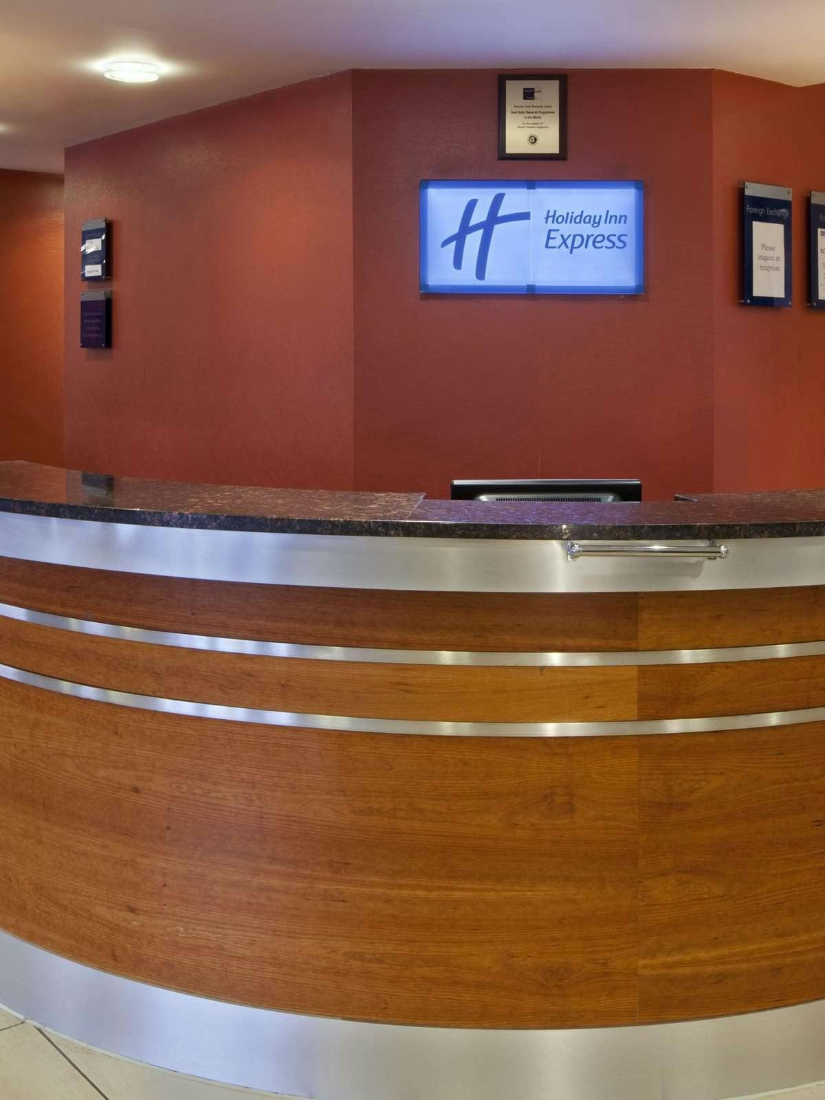 Hotel Holiday Inn Express Leicester Walkers Stadium photo 3