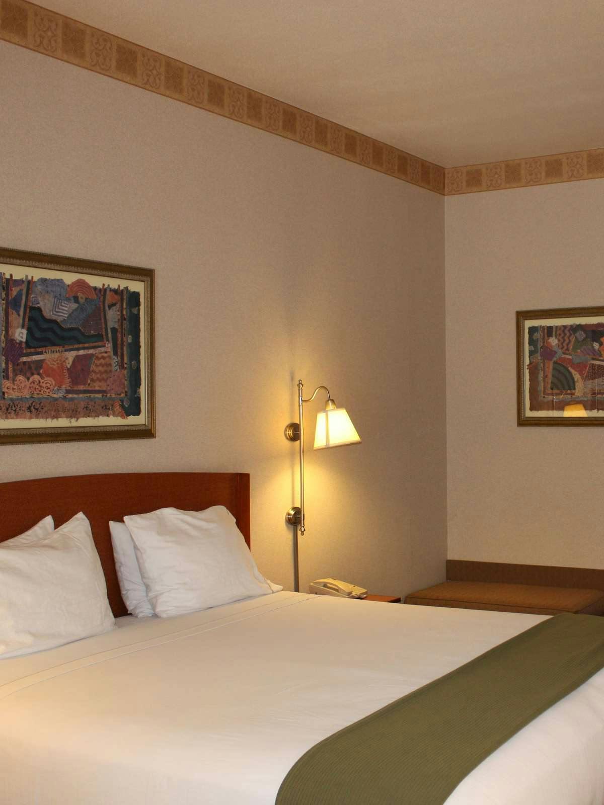 Hotel Holiday Inn Express Madera photo 1