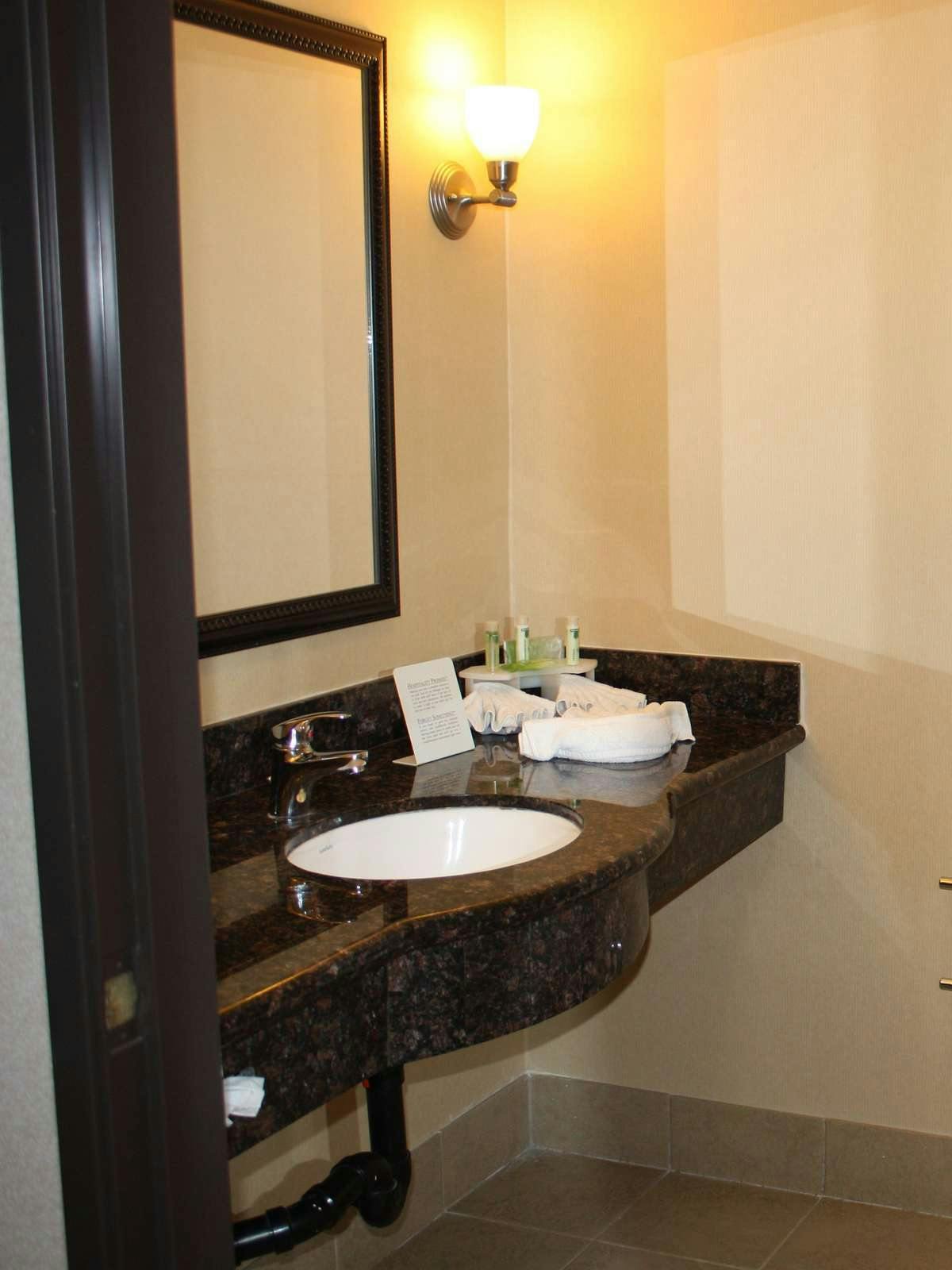 Hotel Holiday Inn Express Madera photo 3