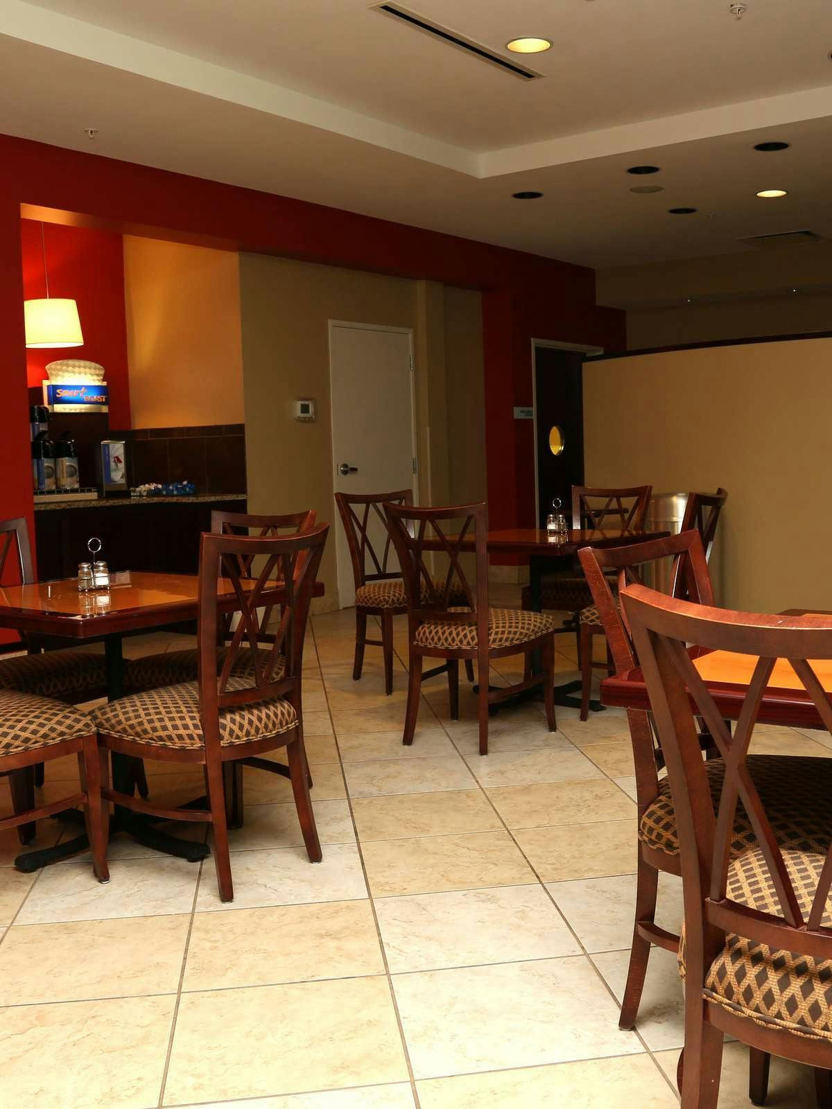 Hotel Holiday Inn Express Lexington North Georgetown photo 3