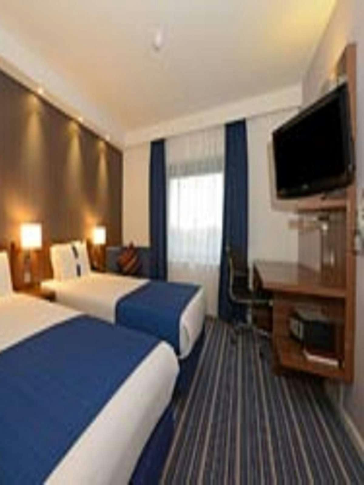 Hotel Holiday Inn Express London Chingford photo 2