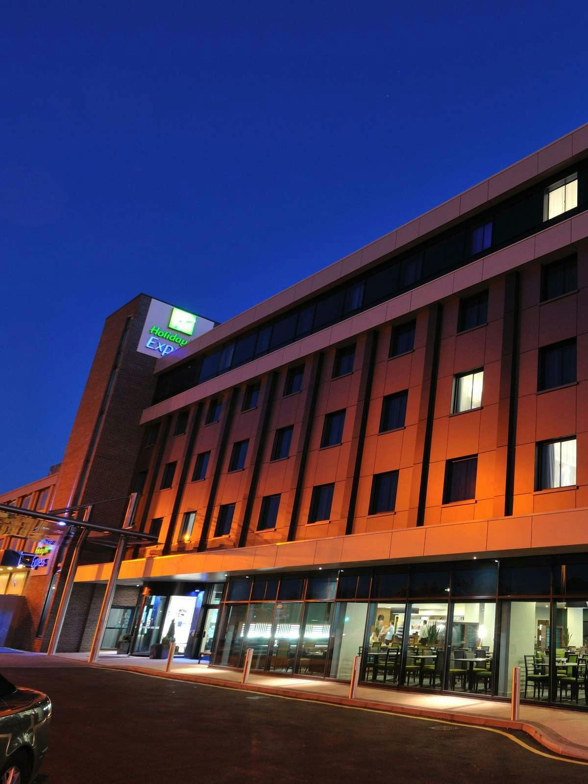 Hotel Holiday Inn Express London Heathrow photo 3