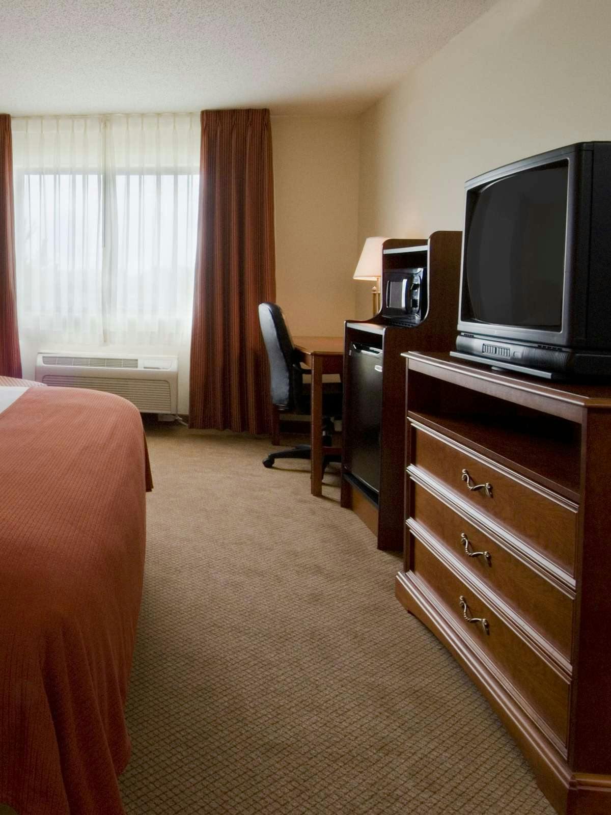 Hotel Holiday Inn Express Marshall photo 2