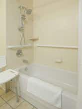 Hotel Holiday Inn Express Marshall photo 3