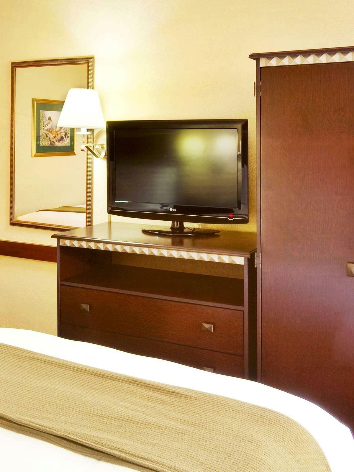 Hotel Holiday Inn Express Memphis Midtown photo 2