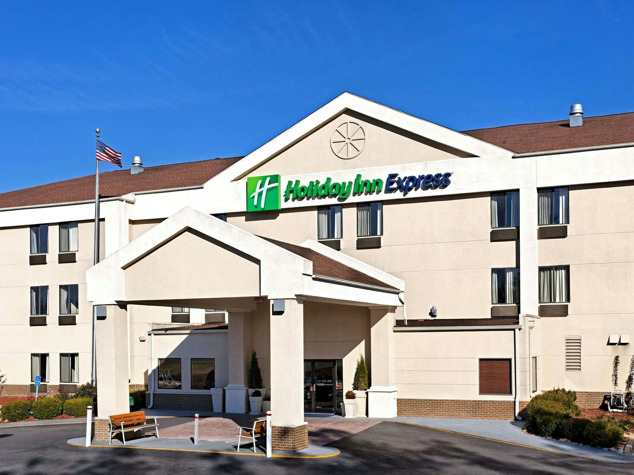 Holiday Inn Express Metropolis