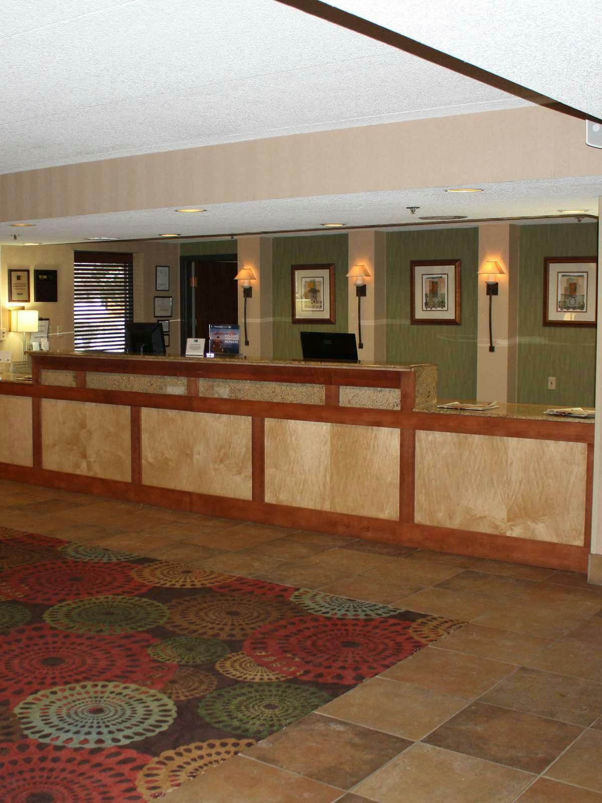 Hotel Holiday Inn Express Milwaukee West Medical Center photo 4