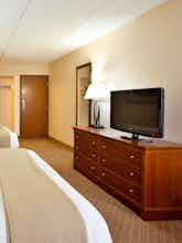 Hotel Holiday Inn Express Milwaukee West Medical Center photo 2