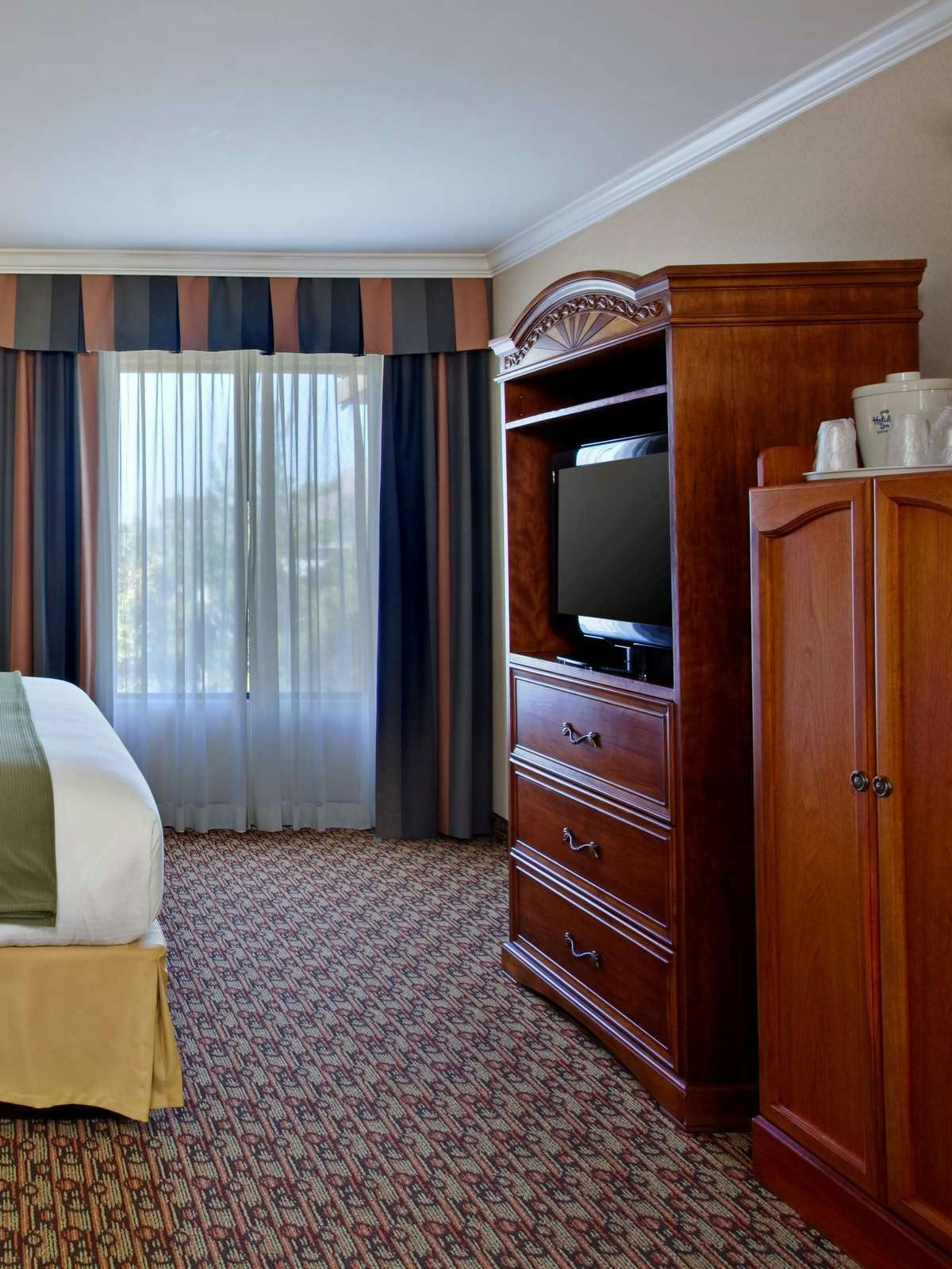 Hotel Holiday Inn Express Moreno Valley photo 2