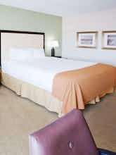 Hotel Holiday Inn Express Myrtle Beach Broadway photo 1