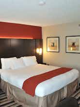 Hotel Holiday Inn Express Nashville W I-40 Whitebridge Road photo 1