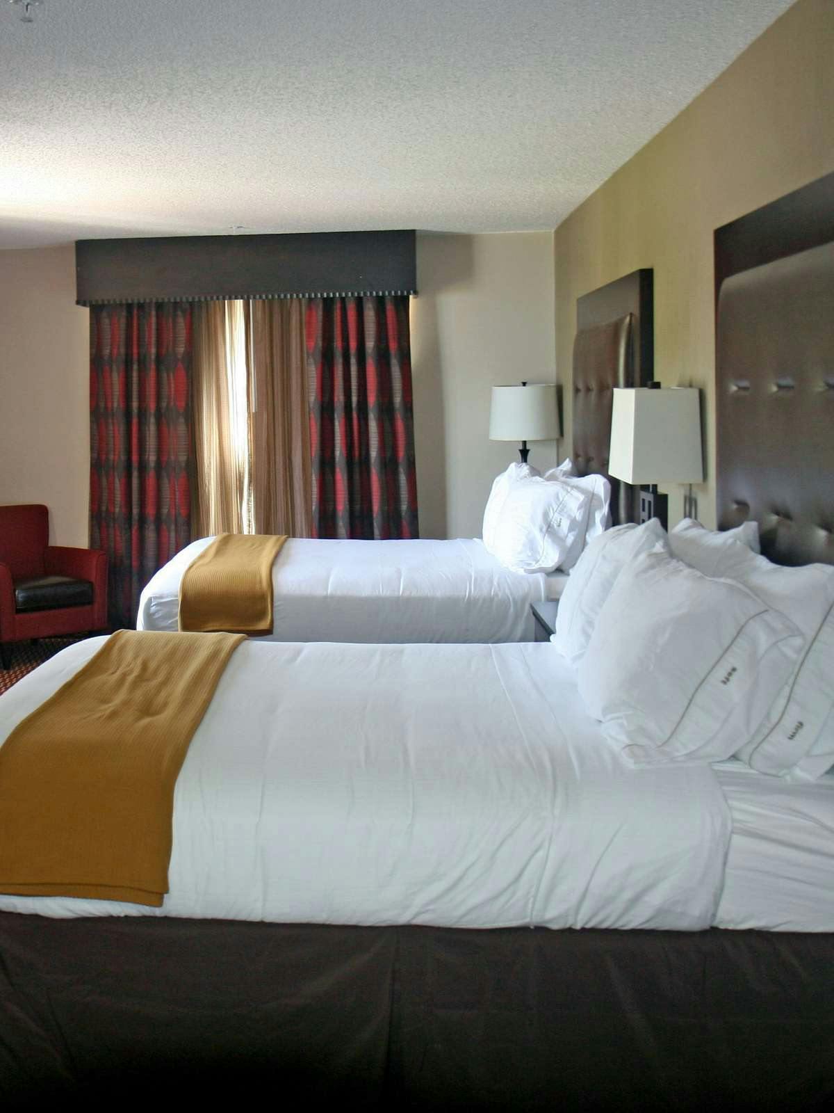 Hotel Holiday Inn Express Newington photo 1