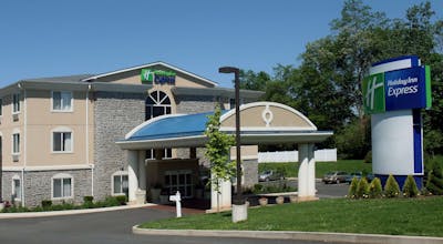 Holiday Inn Express Newington