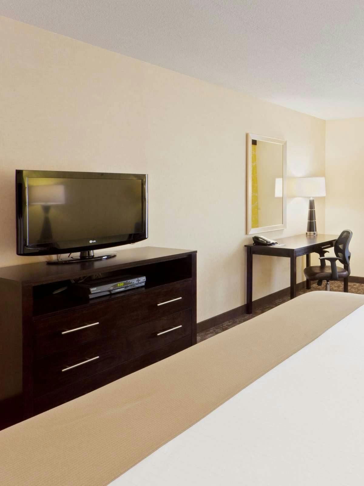 Hotel Holiday Inn Express Neptune photo 2