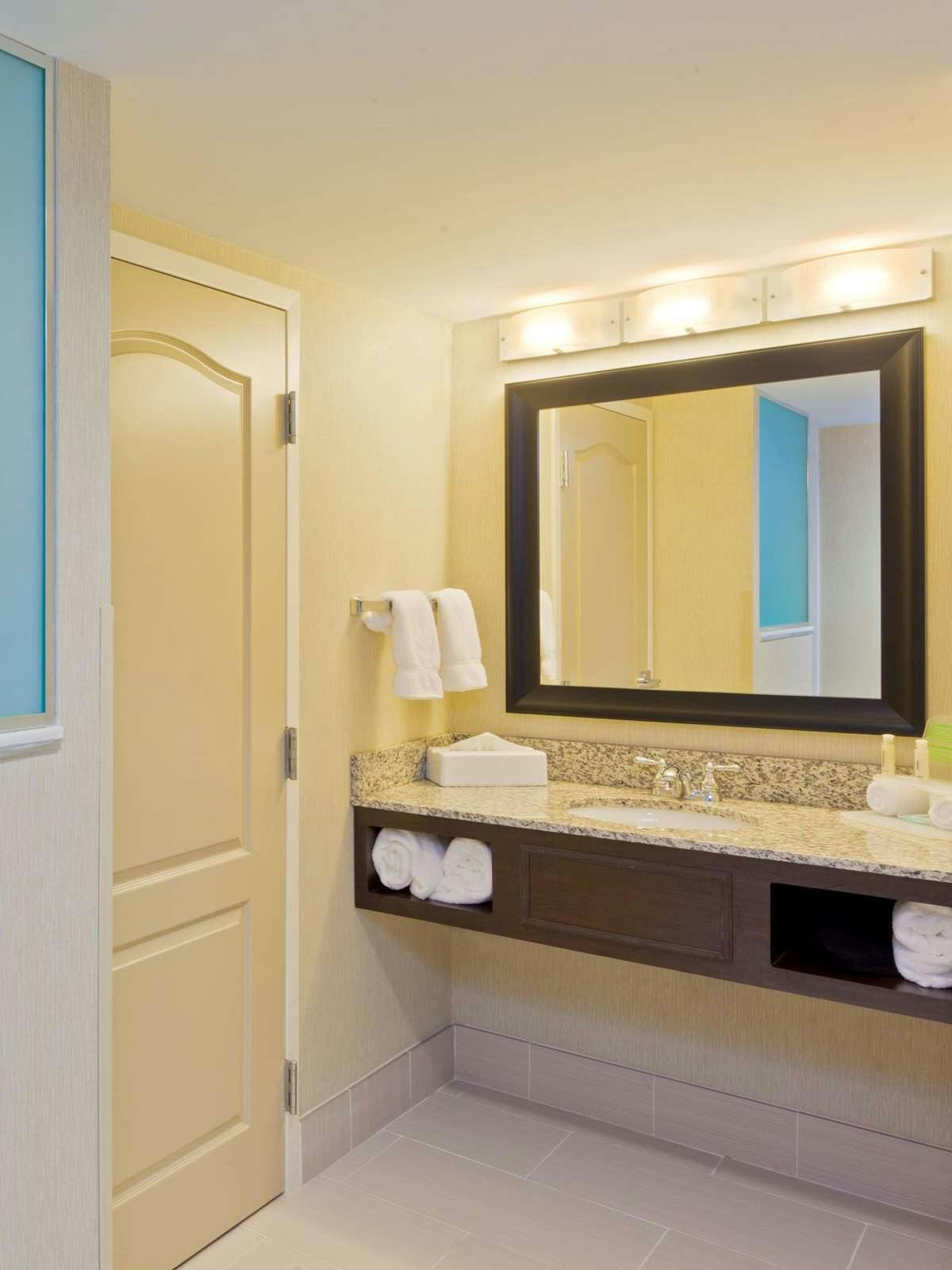 Hotel Holiday Inn Express Neptune photo 3