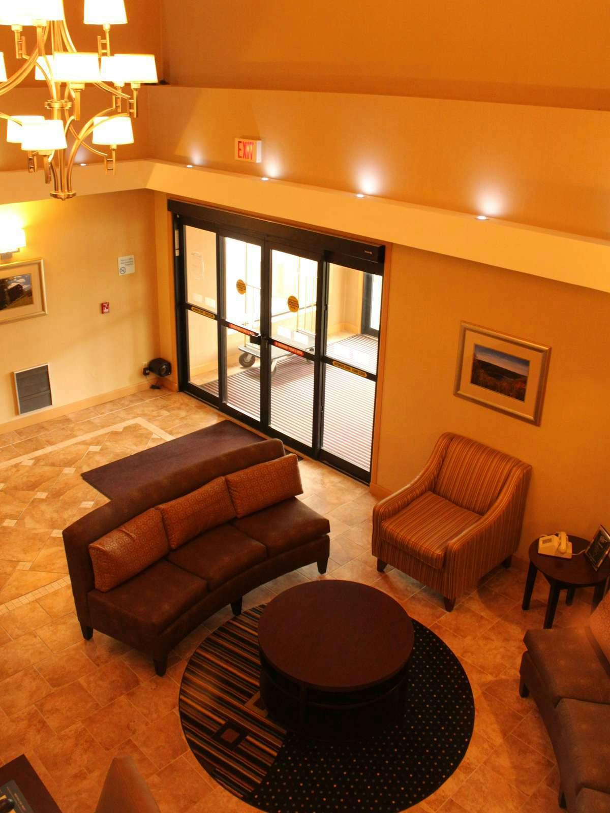 Hotel Holiday Inn Express New Columbia photo 4