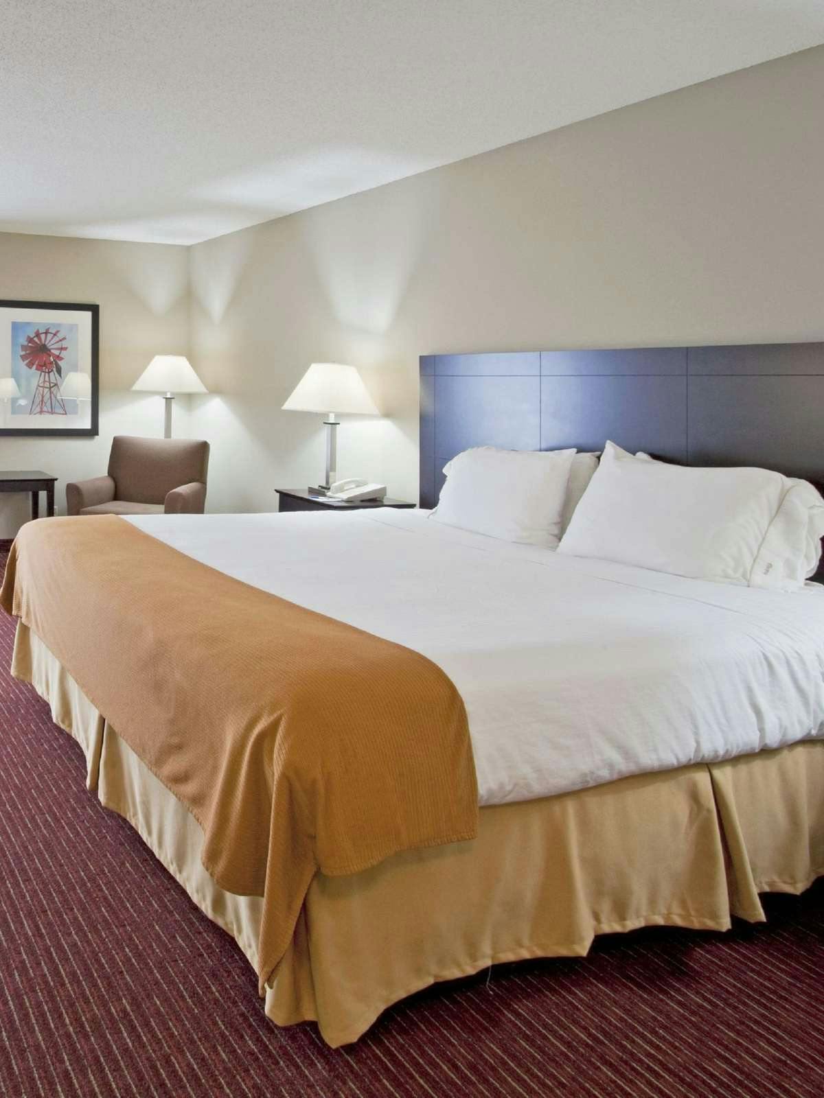 Hotel Holiday Inn Express New Haven photo 1