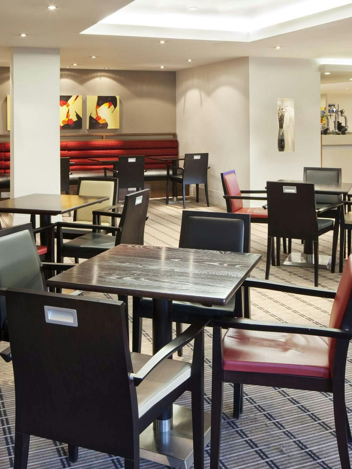 Hotel Holiday Inn Express Northampton M1 photo 4