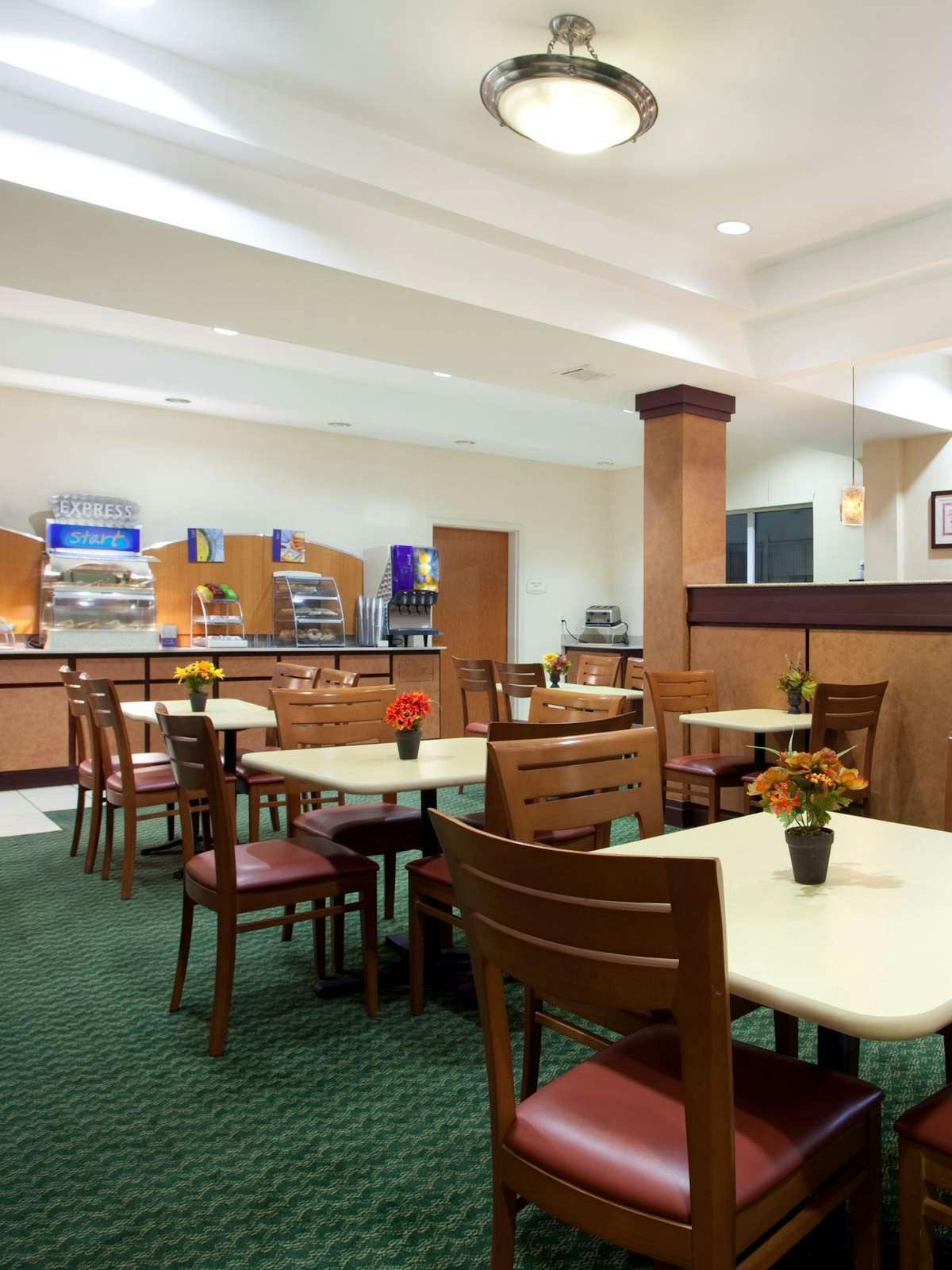 Hotel Holiday Inn Express New Orleans East photo 4