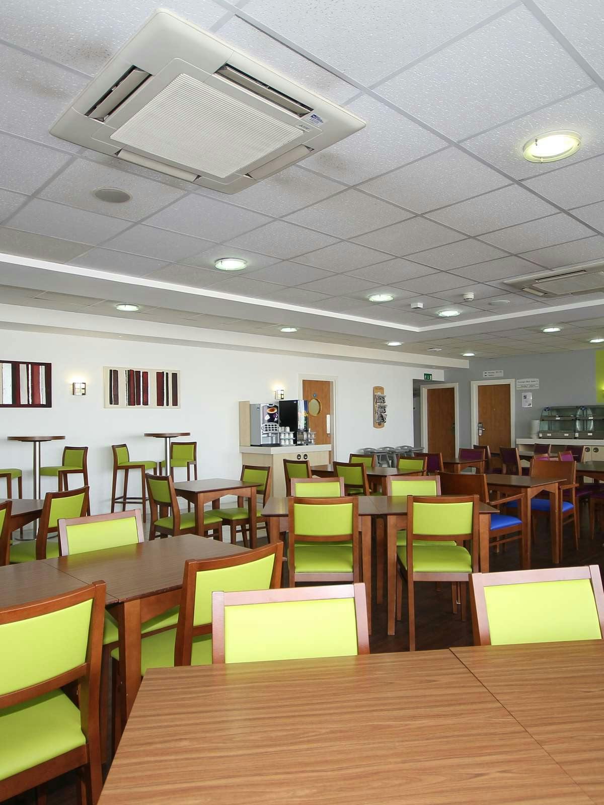 Hotel Holiday Inn Express Nuneaton photo 4