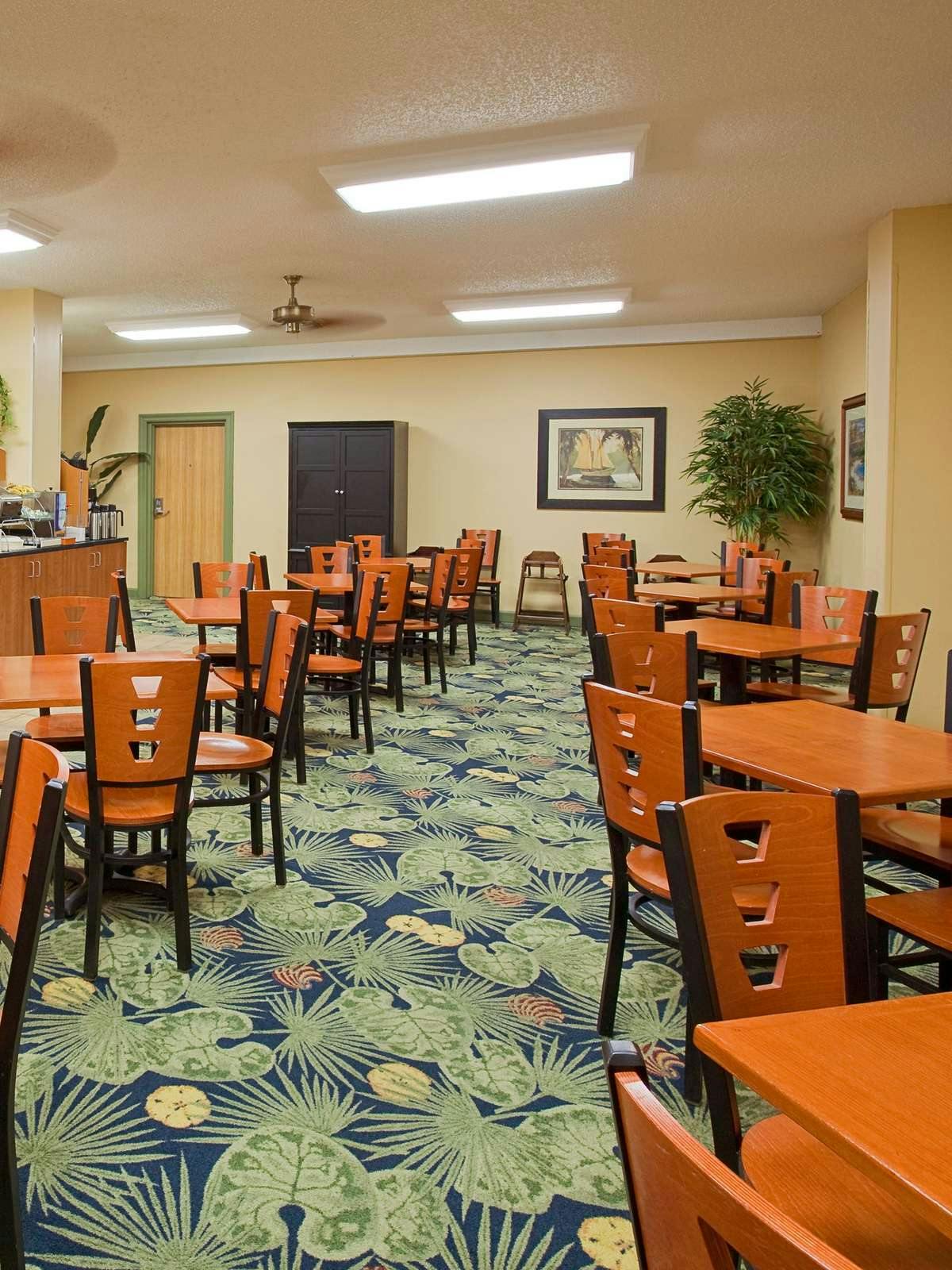 Hotel Holiday Inn Express Orange Beach photo 4